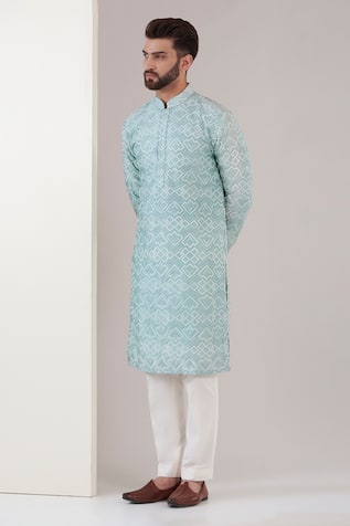 Geometric Pattern Embroidered Kurta With Pant 