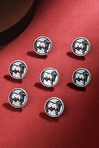 Cosa Nostraa Classy Cow Carved Buttons - Set of 7