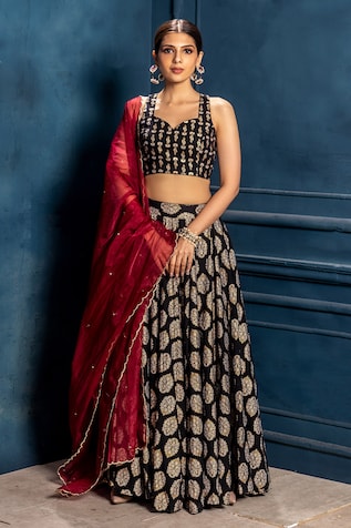 Indo-Western Blouse Designs To Pair With Heavy Lehengas To Slay Your Look |  Western blouse designs, Wedding lehenga designs, Velvet blouse design