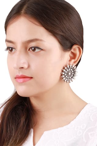 Floral Carved Earrings 