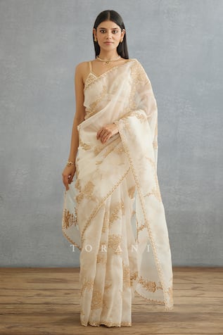 Torani Gul Bano Daavya Hand Embroidered Saree 