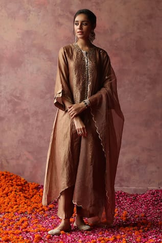 Begum Paakizah Sequin Embroidered Kurta Set 