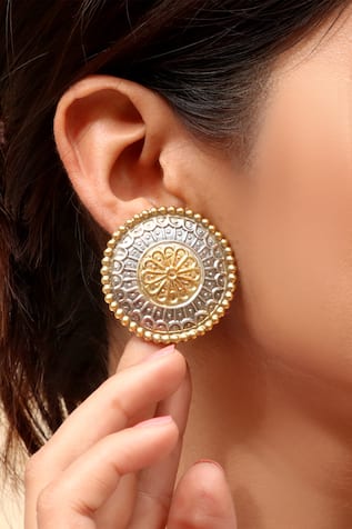 Dual Tone Rawa Work Carved Earrings 