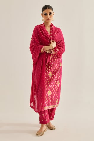 Shyam Narayan Prasad Floral Thread Embroidered Kurta Set 