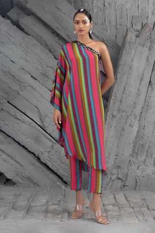 Chhavvi Aggarwal Stripe Print Kurta With Pant 