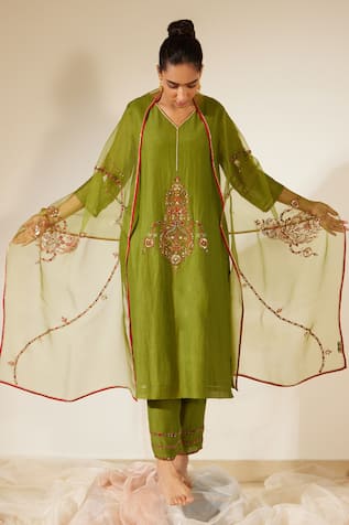 Sarang Kaur Dhuleti Hand Embroidered Dupatta 