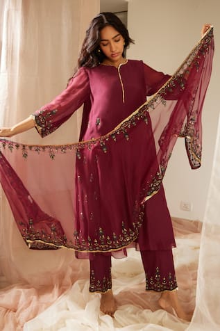 Sarang Kaur Poornima Embroidered Bordered Dupatta 