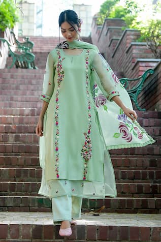 Mangalmay by Aastha Floral Embroidered Kurta Pant Set 