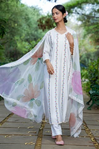 Mangalmay by Aastha Floral Hand Embroidered Kurta Pant Set 