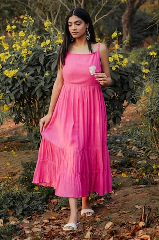 Mangalmay by Aastha Sleeveless Gathered Dress 