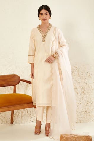 Flamingo the label Mukaish Embroidered Chanderi Kurta Set 