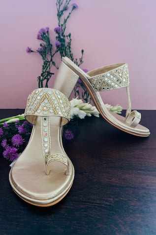 PREET KAUR Sheesha Embroidered Kolhapuri Block Heels 