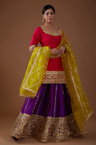 Beautiful Lehenga with long kurti. | Fashion dresses casual, Long kurti  with skirt, Happy dresses