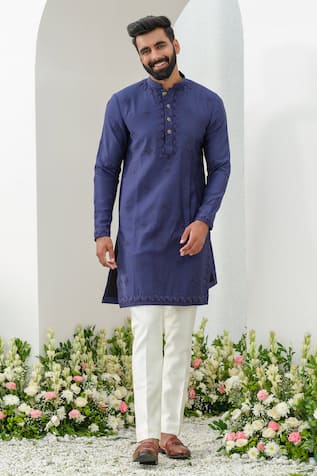 Amrit Dawani Floral Thread Embroidered Kurta With Pant 