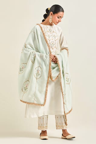 Anantaa By Roohi Silk Chanderi Flower Embroidered Kurta Set 