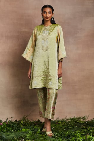 Sue Mue Shaizen Hand Embroidered Kurta & Trouser Set 