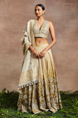 Sue Mue Hannah Flower Embroidered Lehenga Set 