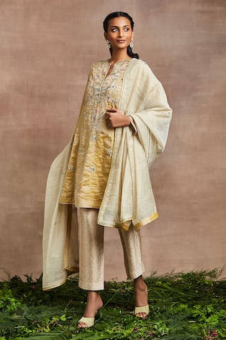 Sue Mue Safa Hand Embroidered Kurta Set 