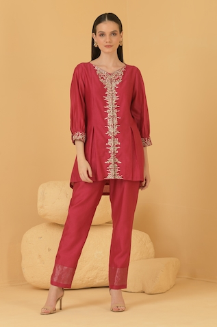 Divi by sonal khandelwal Floral Embroidered Top & Pant Set