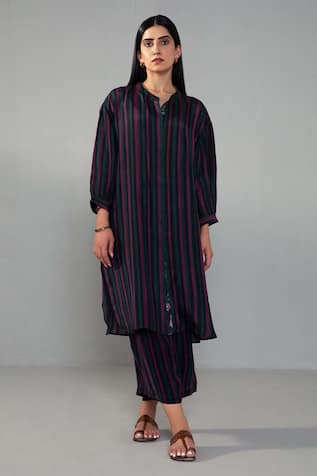 Label Shreya Sharma Stripe Print Straight Kurta With Pant 