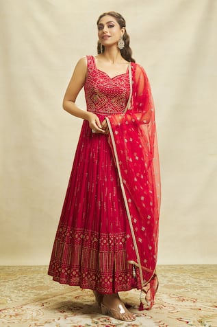 Alaya Advani Embroidered Sleeveless Anarkali With Dupatta 