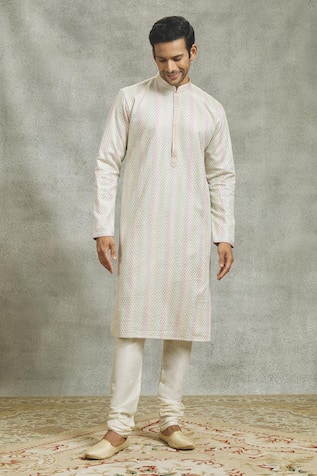 Aariyana Couture Geometric Bloom Embroidered Kurta Set 