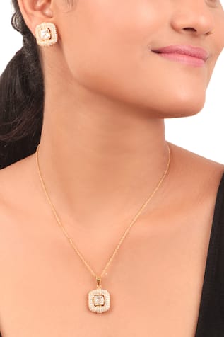 Moissanite Polki Solitaire Embellished Noor Pendant Set 