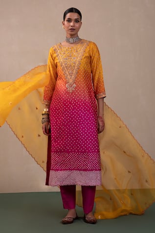Pink City by Sarika Ombre Bandhani Print Kurta Set 