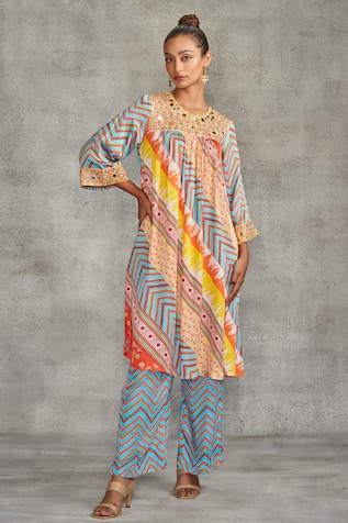 Gulabo by Abu Sandeep Chevron Print Memoni Pant 