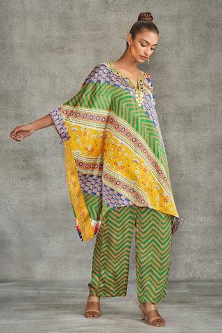 Gulabo by Abu Sandeep Chevron Print Straight Pant 