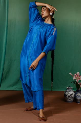 Chokhi Chorri Karnak Silk Kurta & Pant Set 