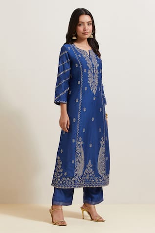 Priya Chaudhary Chanderi Silk Embroidered Kurta & Pant Set 