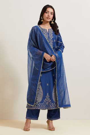 Priya Chaudhary Chanderi Silk Embroidered Kurta Pant Set 