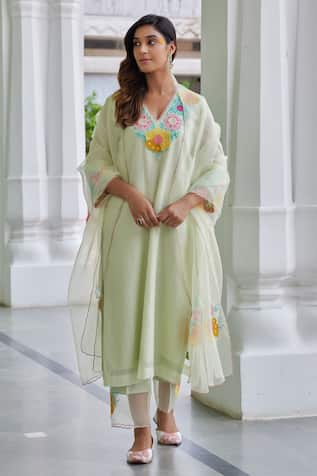 Charu Makkar Bloom Garden Patch Work Kurta With Pant 