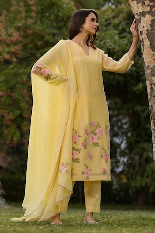 Charu Makkar Rafflesia Garden Patch Work Kurta Pant Set 