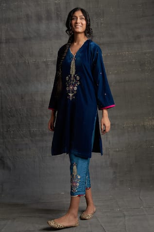 Sitarah Embroidered Kurta & Pant Set 