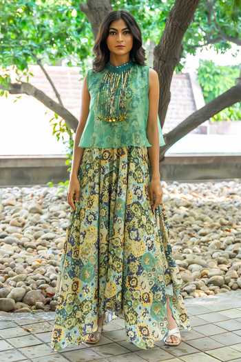 Nikita Vishakha Sheer Cape With Floral Pattern Gown 