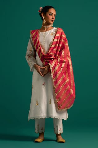 Anantaa By Roohi Embroidered Kurta Pant Set 