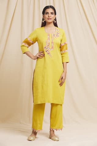 Tarini Vij Sleeve Embroidered Kurta & Pant Set 