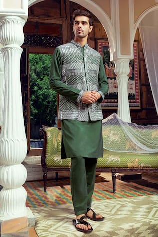 DiyaRajvvir Embroidered Bundi & Kurta Set 