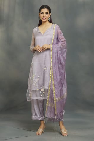 Samyukta Singhania Floral Placement Embroidered Kurta Set 