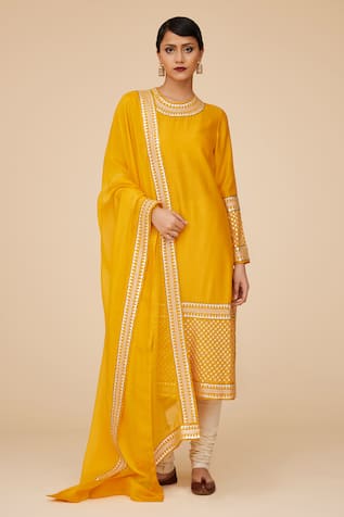 Priyal Prakash Flora Sequin Jaal Embroidered Kurta Set 