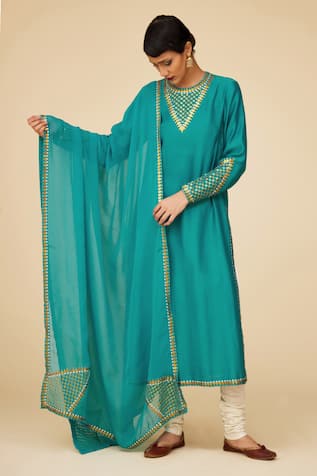 Priyal Prakash Sequin Tikki Jaal Embroidered Kurta Set 