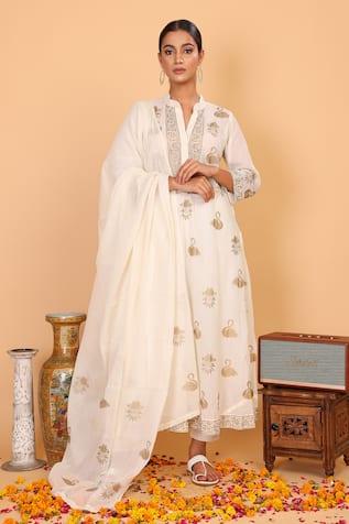 Nazar By Indu Jungle Pattern Kurta Pant Set 