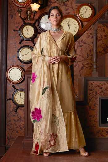 Chambray & Co. Maliha Overlap Kurta Set With Floral Applique Dupatta 