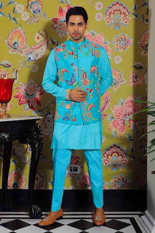 Yajy By Aditya Jain Floral Embroidered Bundi & Kurta Set 