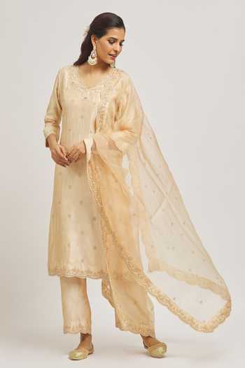 Surbhi Shah Floral Hand Embroidered Kurta Set 