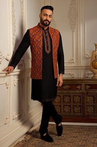 Vanshik Kashmiri Damask Embroidered Bundi Kurta Set 