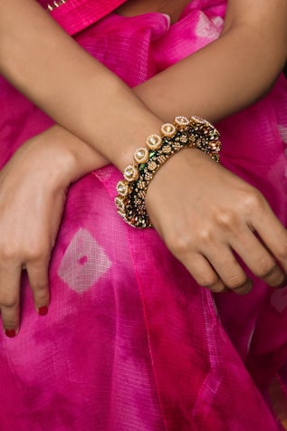 Zoha Jadau Navratan Pacheli Bangle 