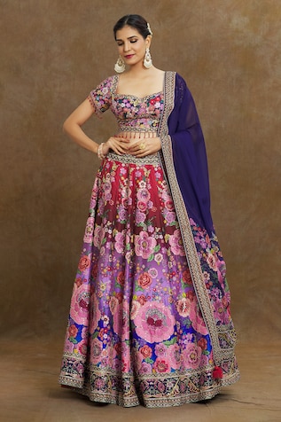 Latest Bridal Look 2023 Silk Lehenga Design for Wedding